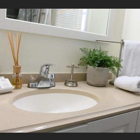 Great 2 Bedroom Condo,Free Parking,Easy Commute. Irvington Exterior foto