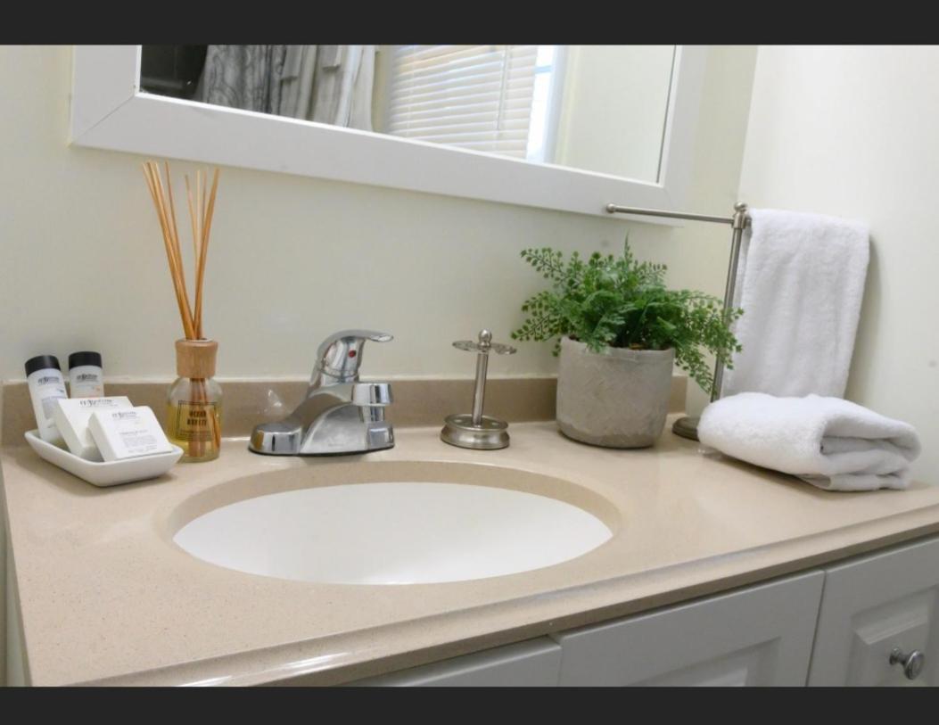 Great 2 Bedroom Condo,Free Parking,Easy Commute. Irvington Exterior foto